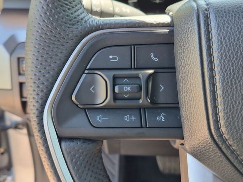 Used 2025 Toyota Tacoma TRD Off-Road AWD/4WD image 16