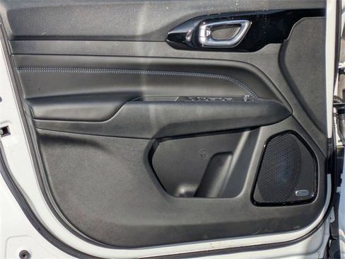Certified 2026 Jeep Compass Latitude image 12