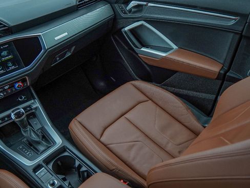 Certified 2025 Audi Q3 2.0T Premium w/ Convenience Package image 26