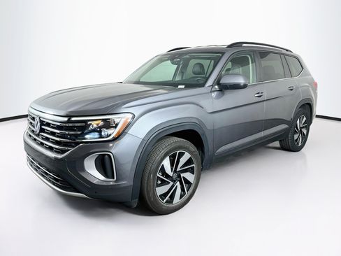 Used 2025 Volkswagen Atlas SE FWD image 3