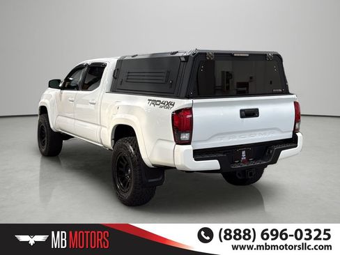 Used 2018 Toyota Tacoma SR5 AWD/4WD image 3