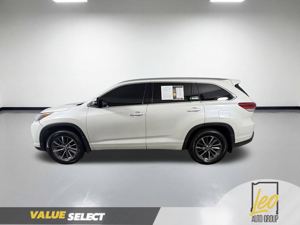 Used 2018 Toyota Highlander XLE AWD/4WD image 2