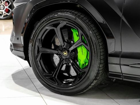 Used 2021 Lamborghini Urus image 34