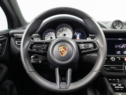 Certified 2026 Porsche Macan AWD/4WD image 19
