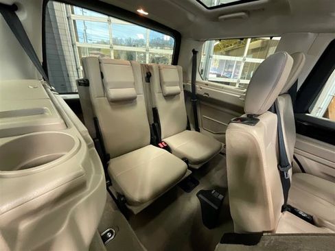 Used 2016 Land Rover LR4 HSE Silver Edition image 27