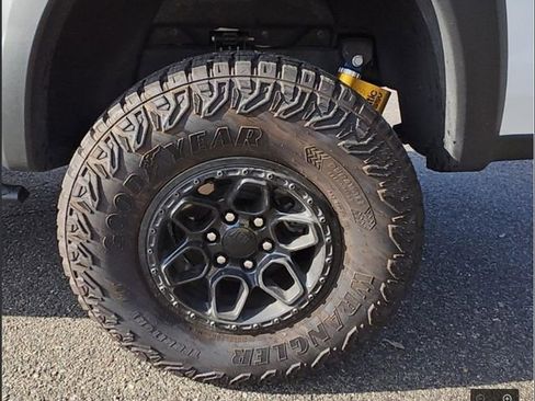 Used 2025 Chevrolet Colorado ZR2 w/ ZR2 Bison Edition AWD/4WD image 4