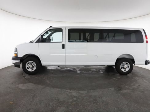 Used 2025 Chevrolet Express 3500 LT w/ LT Preferred Equipment Group RWD image 7