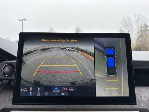 Used 2025 Toyota Tacoma Limited image 19