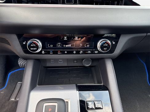 New 2025 Mitsubishi Outlander SEL image 35