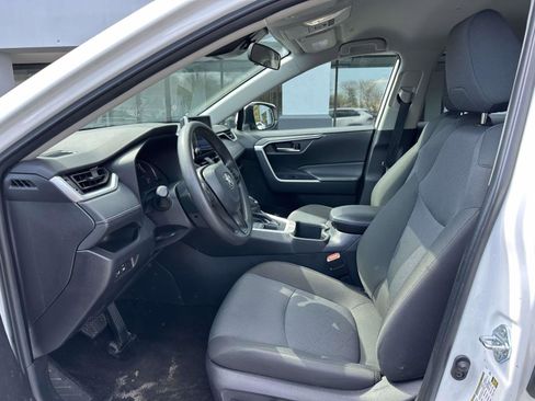 Used 2025 Toyota RAV4 XLE image 15