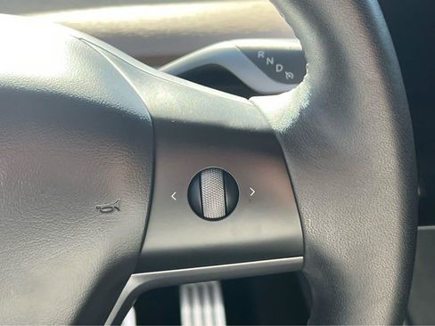 Used 2022 Tesla Model Y Performance AWD/4WD image 31