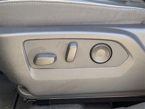 Used 2021 Buick Envision Essence w/ Technology Package I image 22