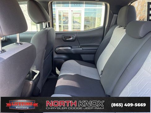 Used 2023 Toyota Tacoma TRD Sport w/ Technology Package image 12