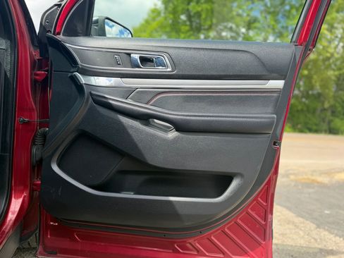 Used 2018 Ford Explorer Sport AWD/4WD image 19