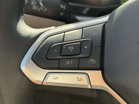 Certified 2023 Volkswagen Jetta SE w/ Panoramic Sunroof Package FWD image 25