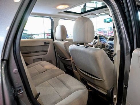 Used 2010 Ford Escape XLT AWD/4WD image 19