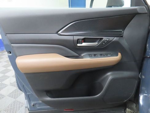 Used 2025 Toyota Grand Highlander AWD Hybrid image 68