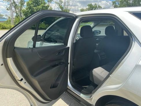 Used 2021 Chevrolet Equinox LT FWD image 17