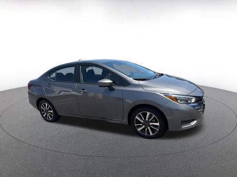 Used 2025 Nissan Versa SV FWD image 2