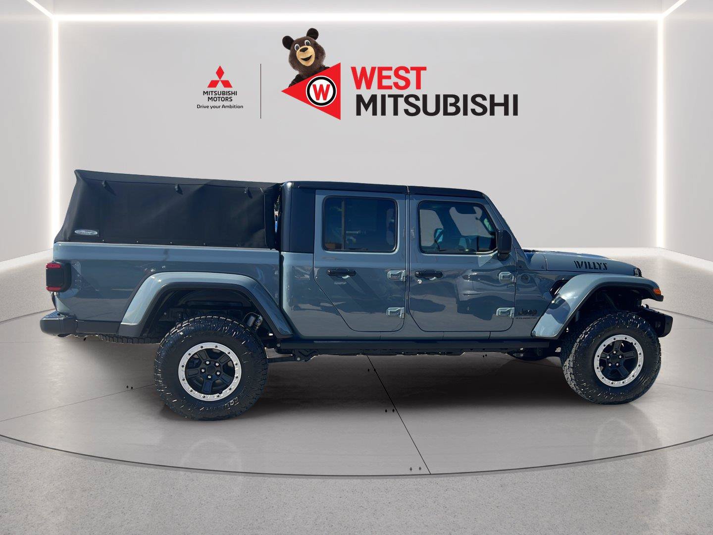 Used 2024 Jeep Gladiator Sport AWD/4WD image 6