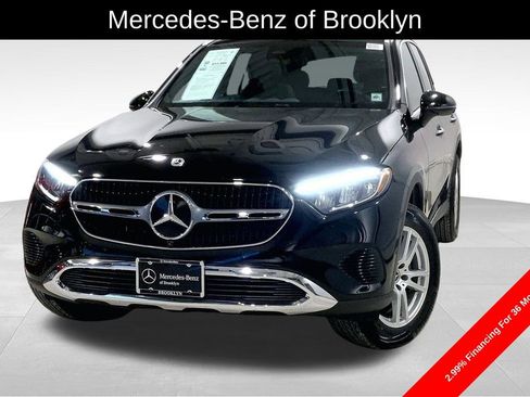 Used 2025 Mercedes-Benz GLC 300 4MATIC image 2