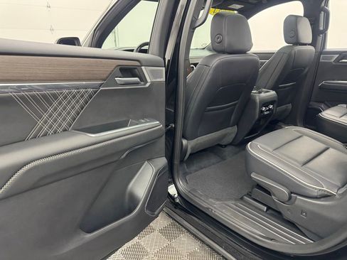 Used 2024 GMC Acadia Denali w/ Super Cruise Package FWD image 47