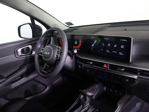 Used 2025 Kia Sorento LX FWD image 23