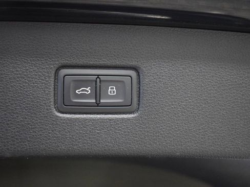 Used 2017 Audi Q7 3.0T Premium Plus image 38