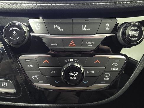 New 2026 Chrysler Pacifica Select image 35