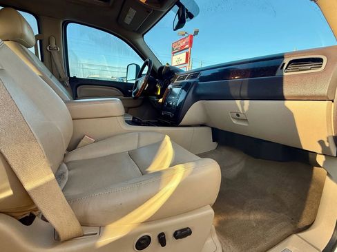 Used 2014 GMC Sierra 2500 Denali w/ Suspension Package, Off-Road image 16