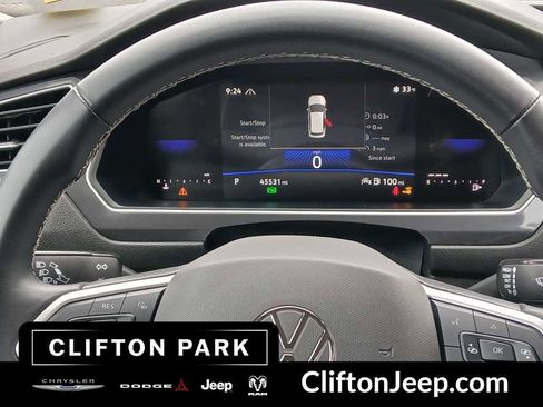 Used 2024 Volkswagen Tiguan SE image 21