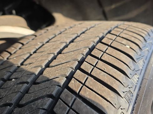 Used 2024 GMC Yukon SLT w/ SLT Luxury Package image 44