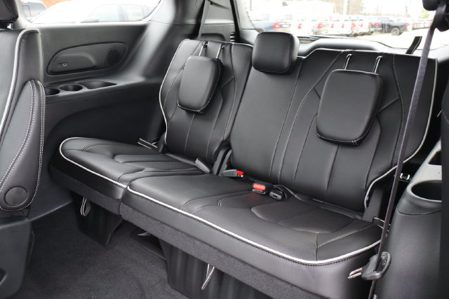New 2026 Chrysler Pacifica Limited w/ S Appearance Package AWD/4WD image 52