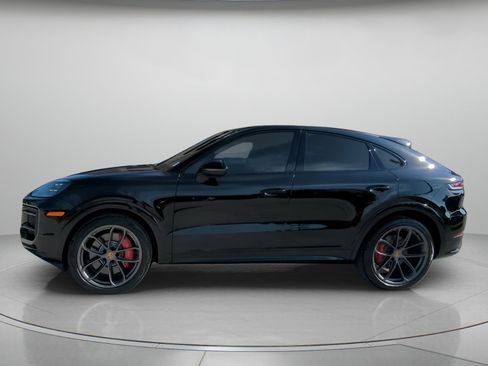 Used 2024 Porsche Cayenne S AWD/4WD image 16