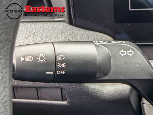 Used 2025 Nissan Kicks SV AWD/4WD image 29