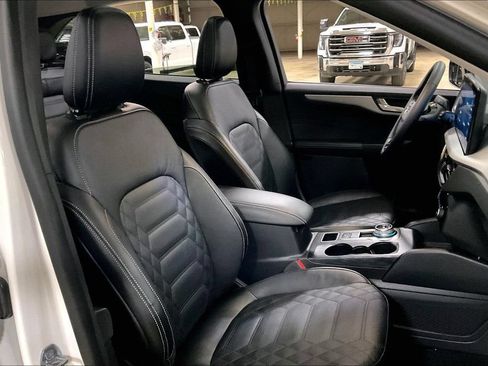 Certified 2023 Ford Escape Platinum w/ Premium Technology Package AWD/4WD image 7