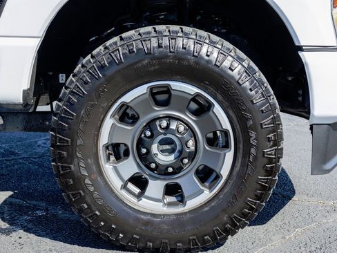 Used 2024 Ford F250 Platinum w/ Tremor Off-Road Package image 24