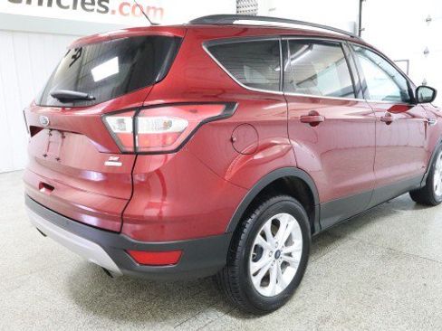 Used 2017 Ford Escape SE w/ Equipment Group 201A FWD image 6