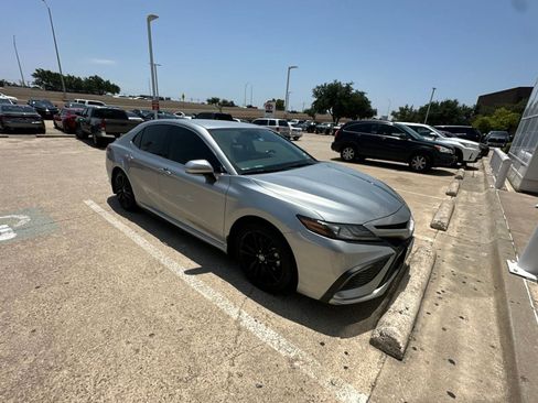 Used 2023 Toyota Camry XSE FWD image 2
