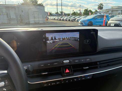 Used 2025 Kia K4 LXS image 23