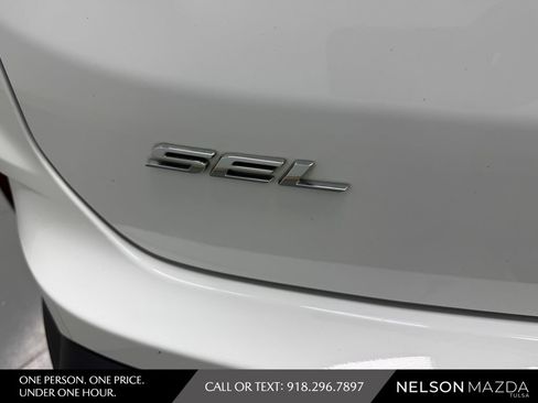 Used 2024 Ford Edge SEL AWD/4WD image 16