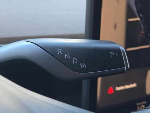 Used 2025 Tesla Model Y Long Range RWD image 11