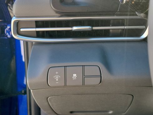 Used 2025 Hyundai Elantra Sport FWD image 26