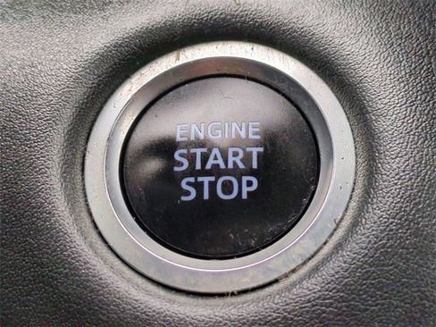 Used 2021 Toyota Highlander LE image 26