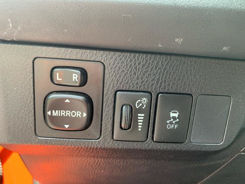 Used 2015 Toyota RAV4 LE AWD/4WD image 18