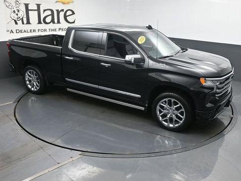 Used 2023 Chevrolet Silverado 1500 High Country w/ High Country Premium Package AWD/4WD image 36