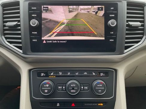 Used 2019 Volkswagen Atlas SE w/ Towing Package image 4