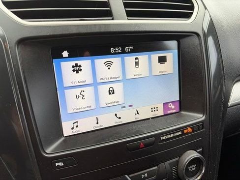 Used 2019 Ford Explorer XLT w/ Equipment Group 202A FWD image 23