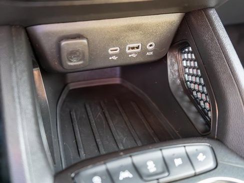 Used 2023 Chevrolet TrailBlazer RS FWD image 30