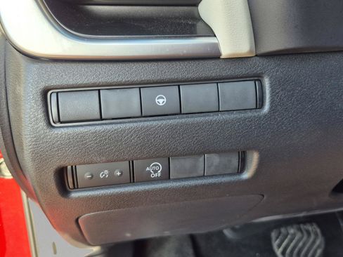 Certified 2023 Nissan Rogue SV FWD image 28